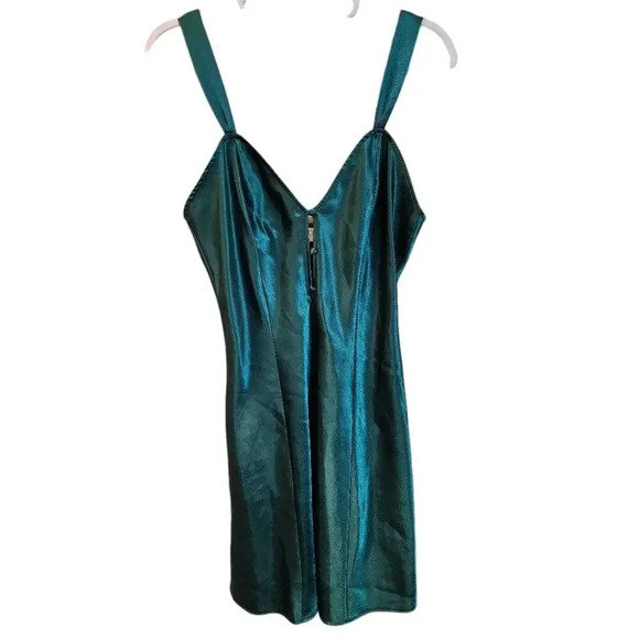 Vintage Women's Delicates Satin Slip S - Picture 1 of 5